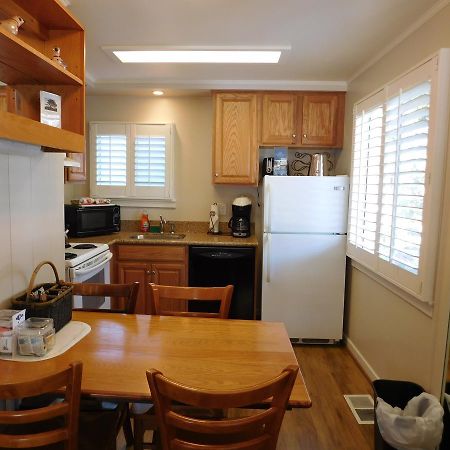 Pine Acres Lodge Pacific Grove Eksteriør billede
