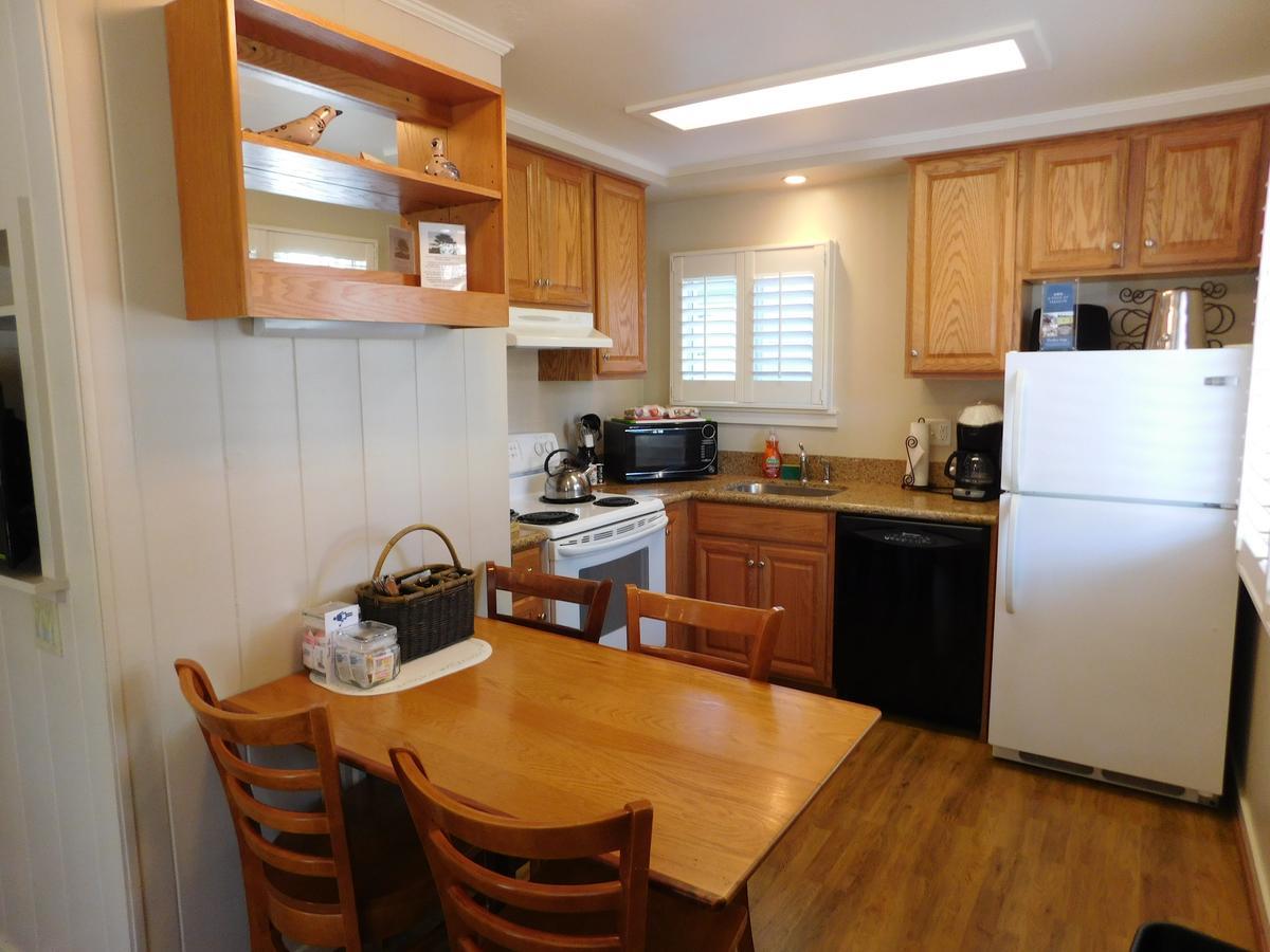 Pine Acres Lodge Pacific Grove Eksteriør billede